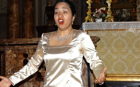 Suma Mellano, mezzo soprano